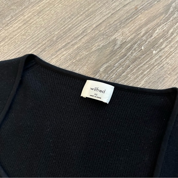 Aritzia Wilfred black knit top Size XS - Picture 3 of 3